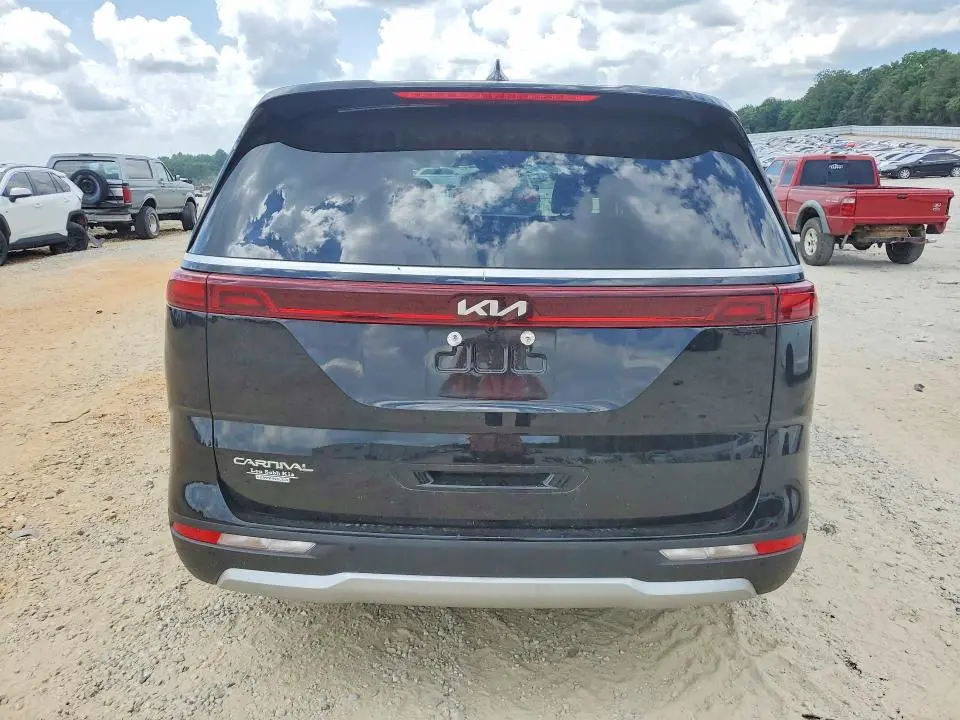 2024 KIA CARNIVAL EX  