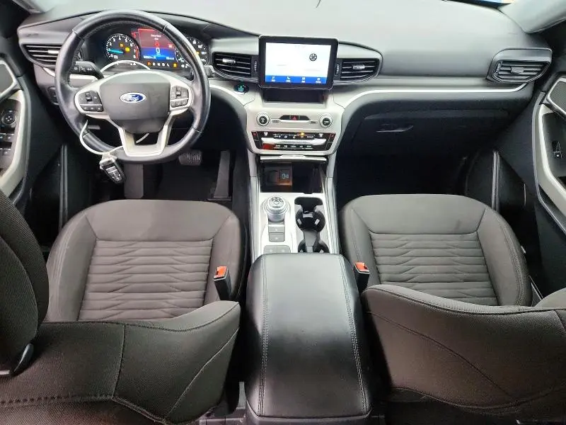 2021 FORD EXPLORER XLT  