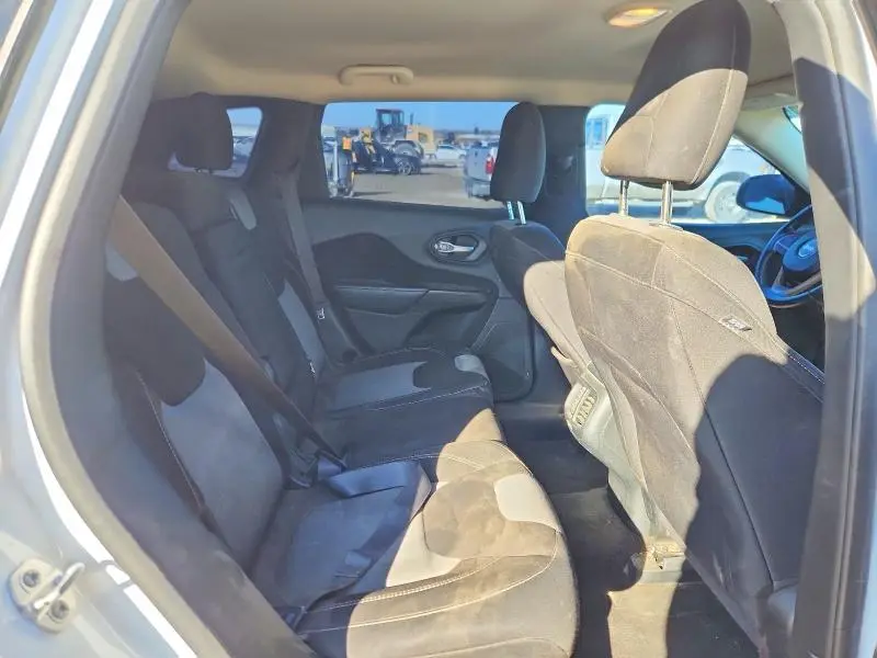 2015 JEEP CHEROKEE SPORT  