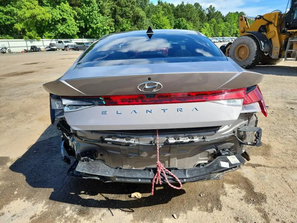 2023 HYUNDAI ELANTRA SEL  