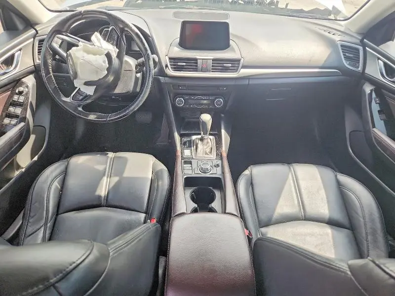 2018 MAZDA 3 TOURING  