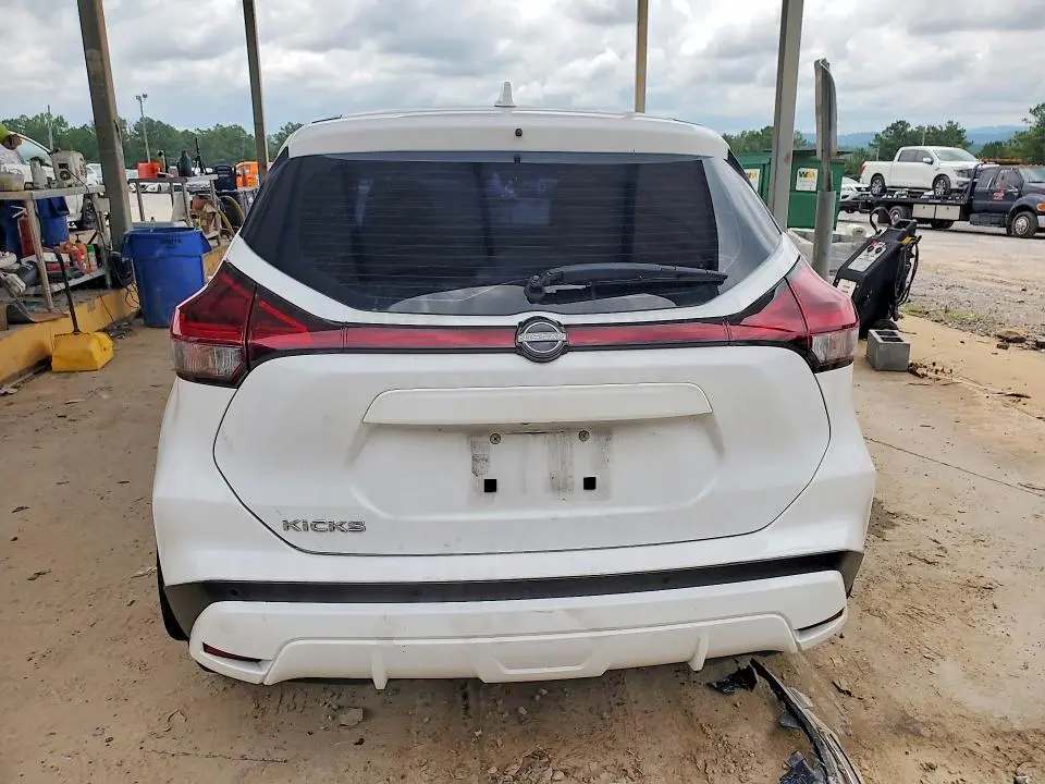 2024 NISSAN KICKS S  