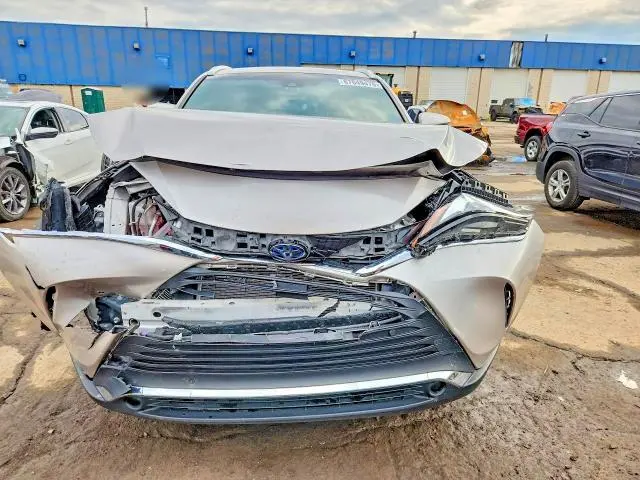 2021 TOYOTA VENZA XLE  