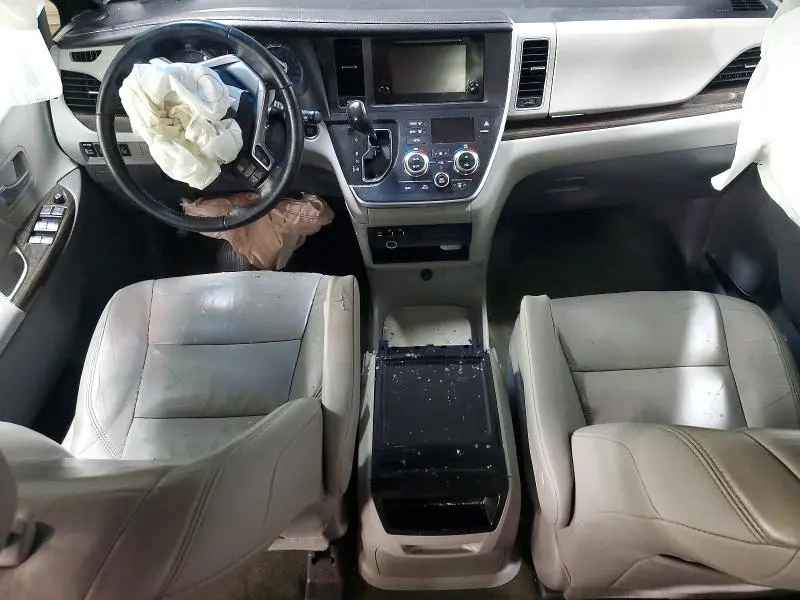 2016 TOYOTA SIENNA XLE 8-PASSENGER  