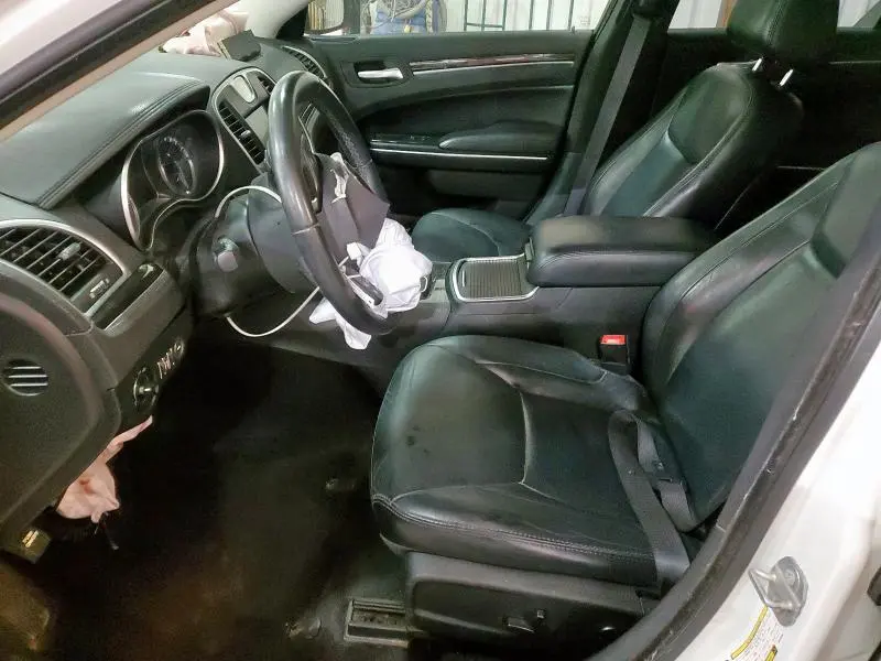 2016 CHRYSLER 300 LIMITED  