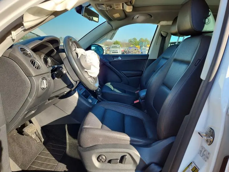 2017 VOLKSWAGEN TIGUAN   