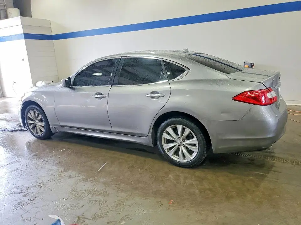 2011 INFINITI M37 X  