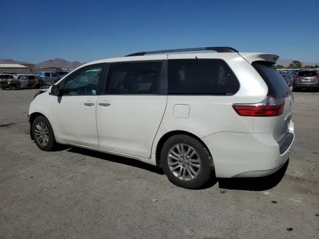 2015 TOYOTA SIENNA XLE  