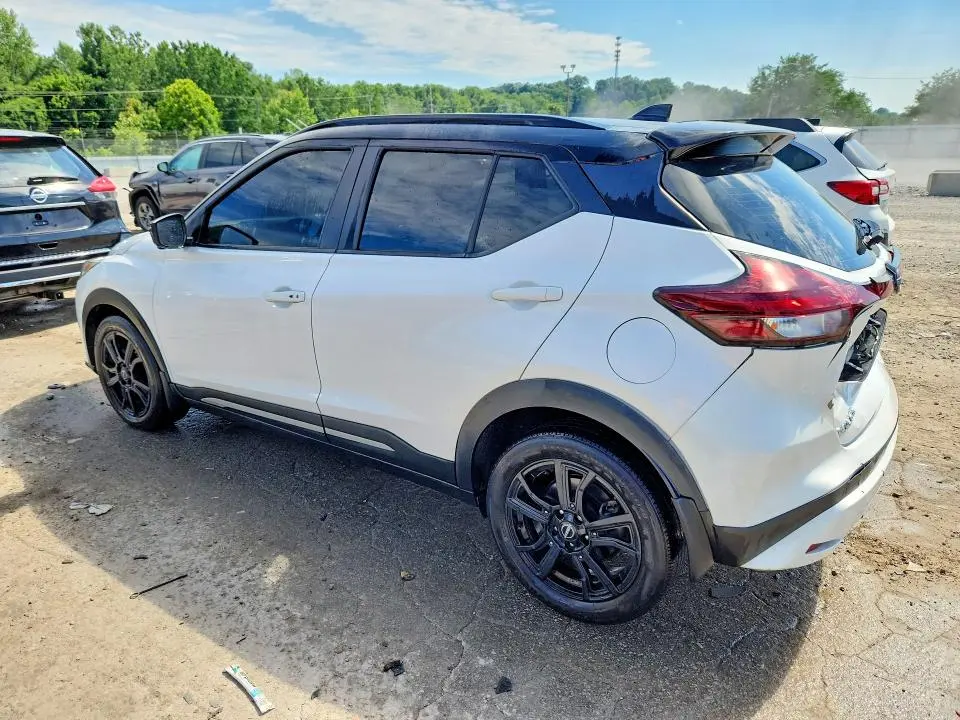 2023 NISSAN KICKS SR  