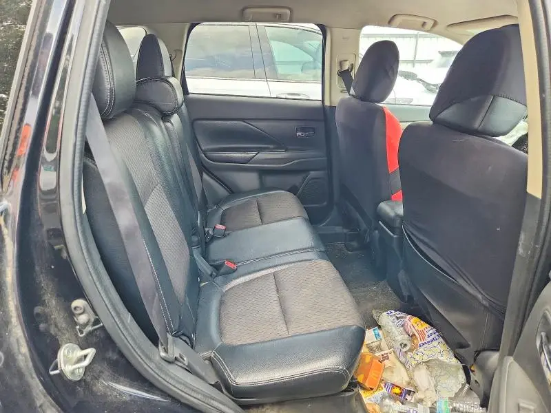 2015 MITSUBISHI OUTLANDER SE  