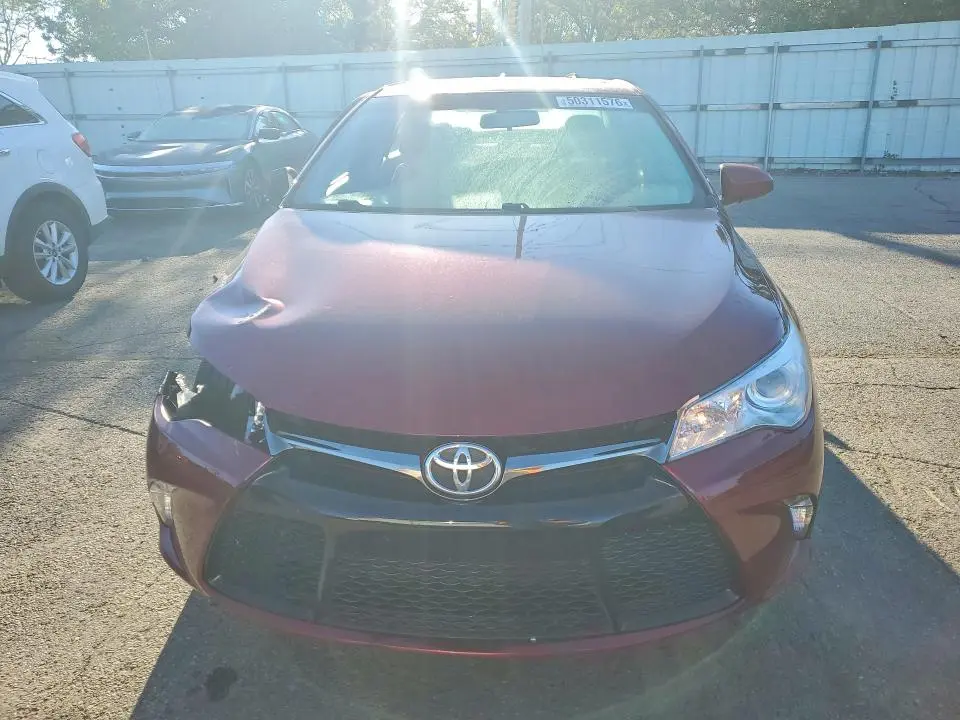 2016 TOYOTA CAMRY SE  
