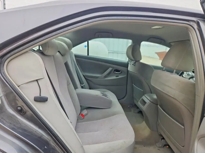 2011 TOYOTA CAMRY LE  
