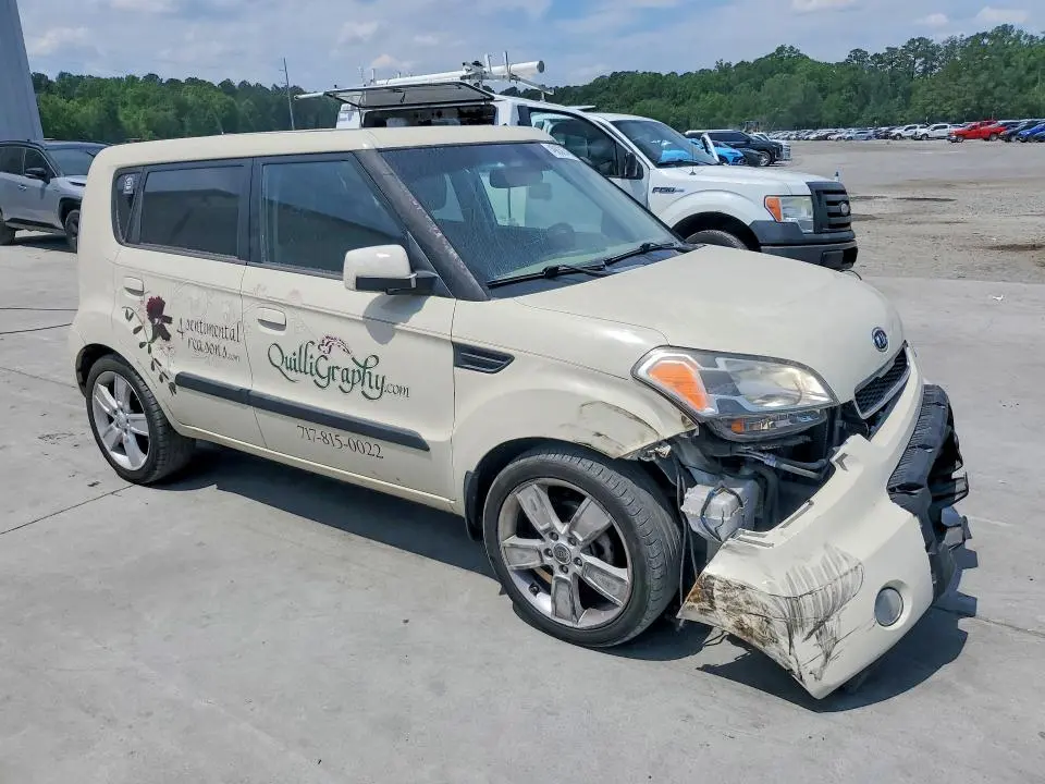 2010 KIA SOUL +  