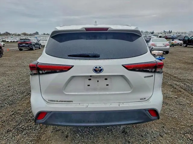 2022 TOYOTA HIGHLANDER HYBRID XLE  