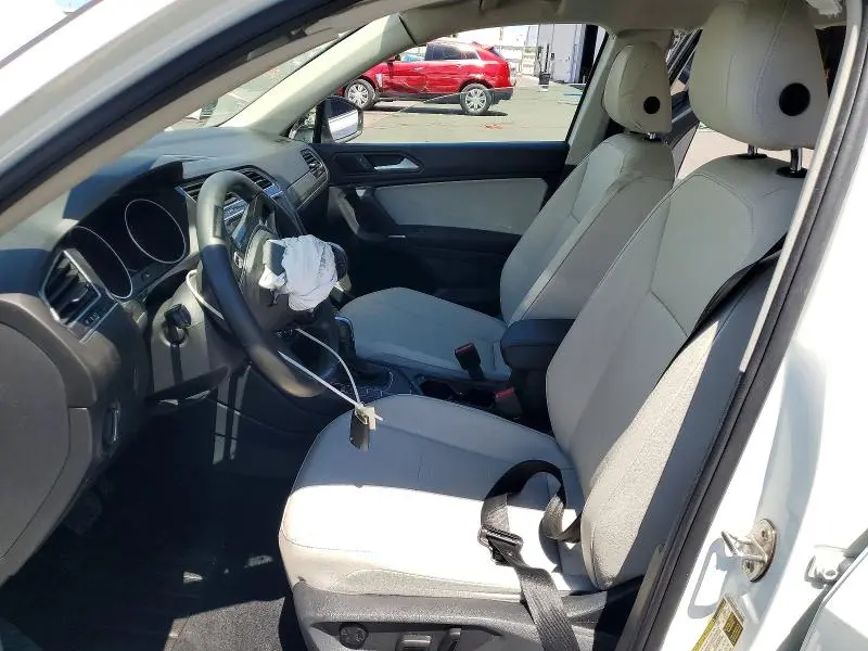 2020 VOLKSWAGEN TIGUAN SE  