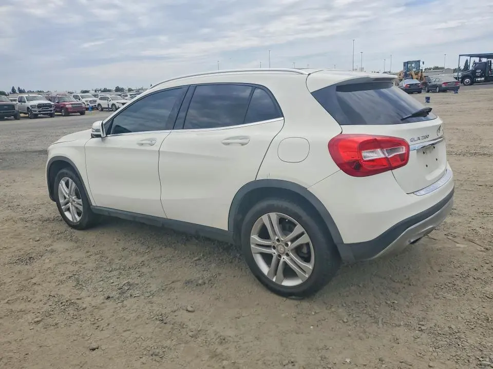 2017 MERCEDES-BENZ GLA 250  