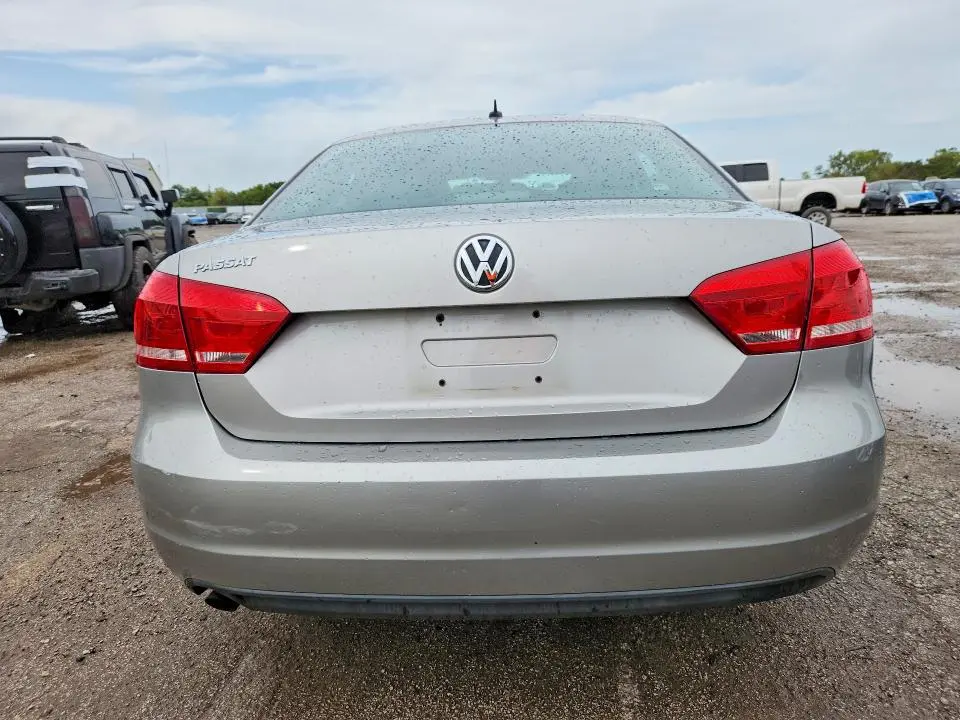 2013 VOLKSWAGEN PASSAT S  