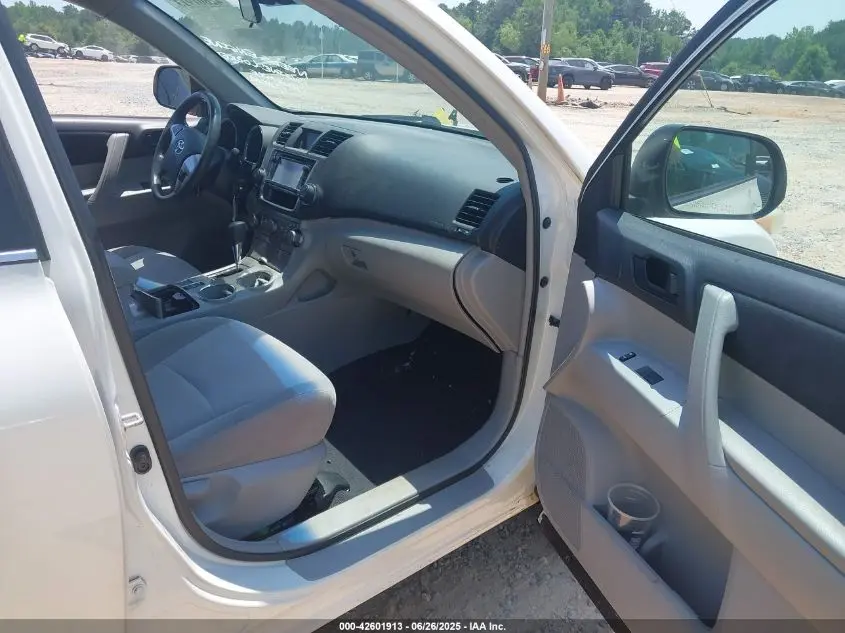 2013 TOYOTA HIGHLANDER BASE V6