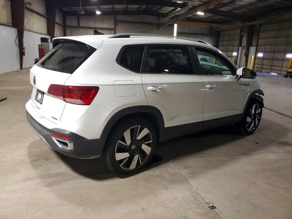 2024 VOLKSWAGEN TAOS SEL  