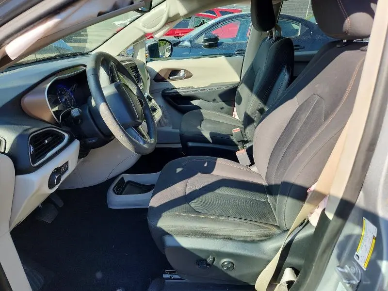 2017 CHRYSLER PACIFICA LX  