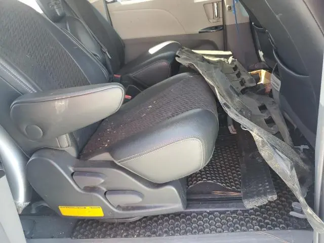 2012 TOYOTA SIENNA SPORT  