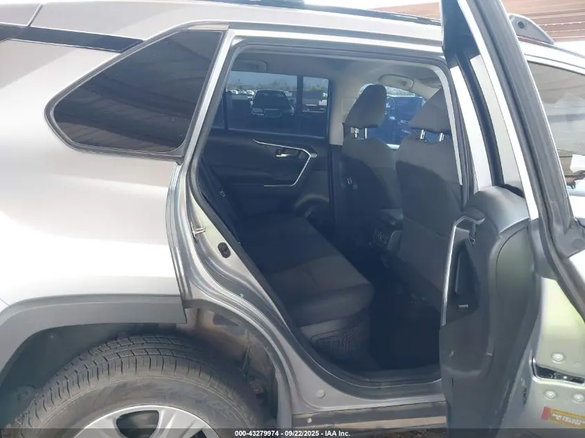 2020 TOYOTA RAV4 HYBRID XLE