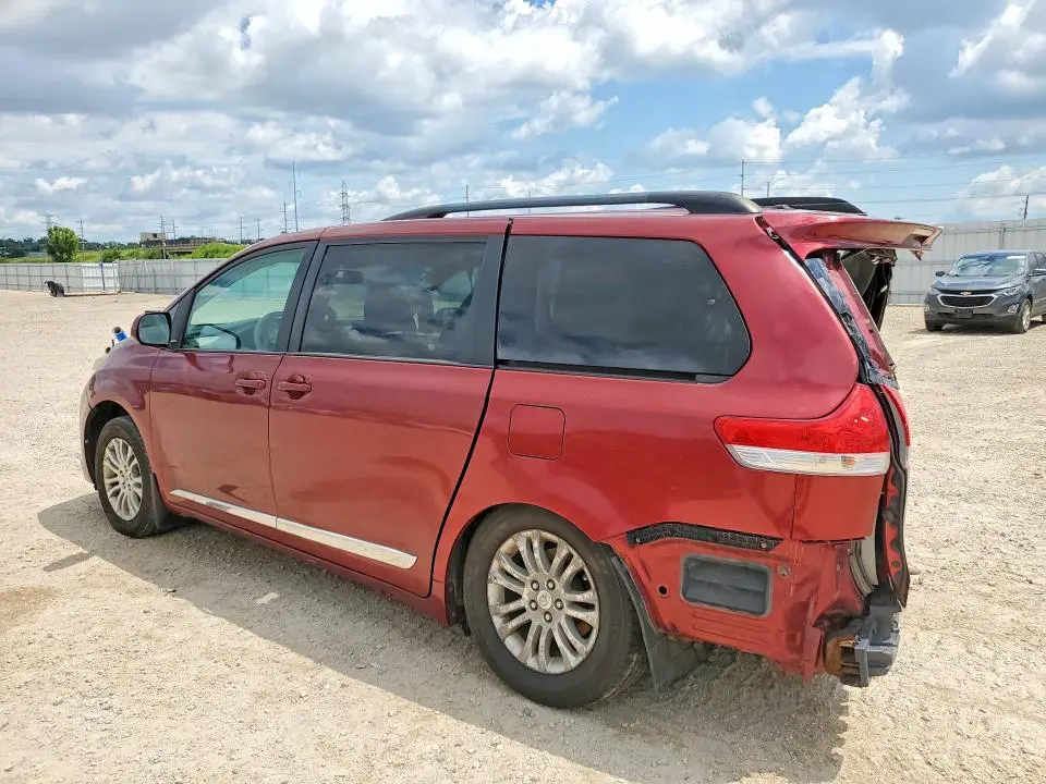 2011 TOYOTA SIENNA XLE 8-PASSENGER  