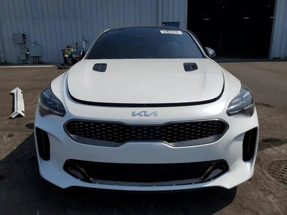 2022 KIA STINGER GT1  