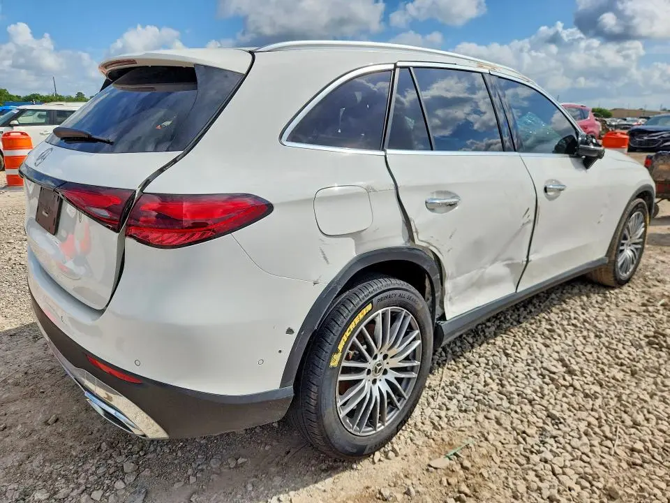 2024 MERCEDES-BENZ GLC 300  