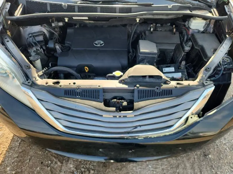 2011 TOYOTA SIENNA XLE 8-PASSENGER  