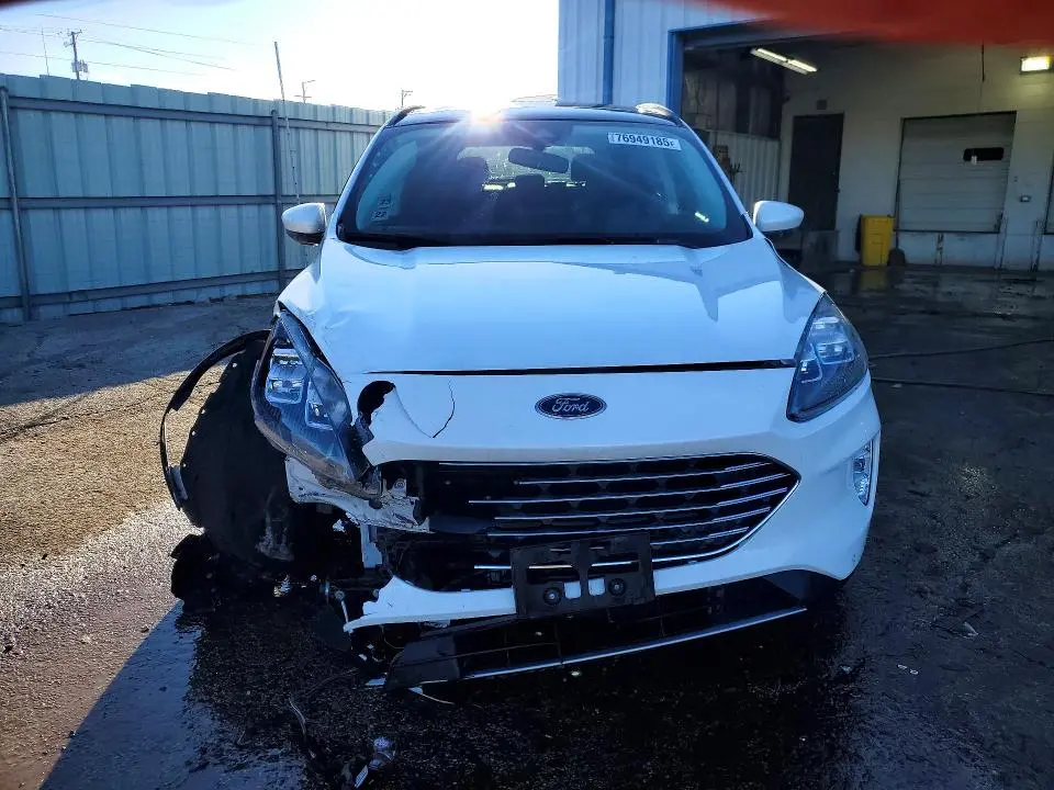 2022 FORD ESCAPE TITANIUM  