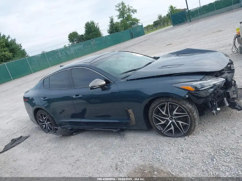2022 KIA STINGER GT-LINE