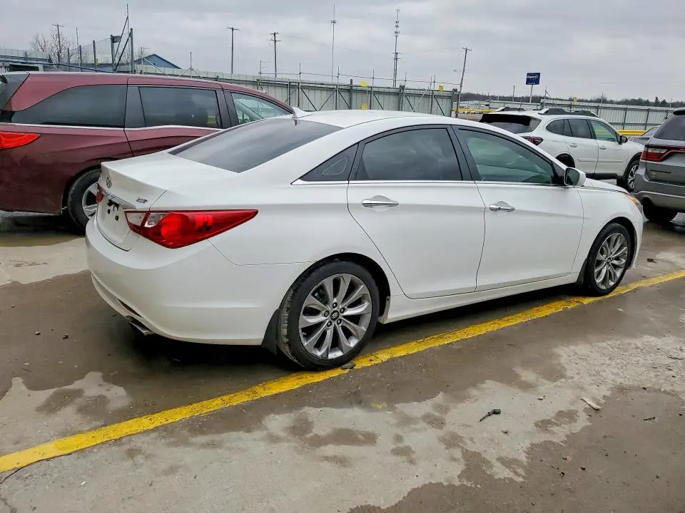 2011 HYUNDAI SONATA SE  