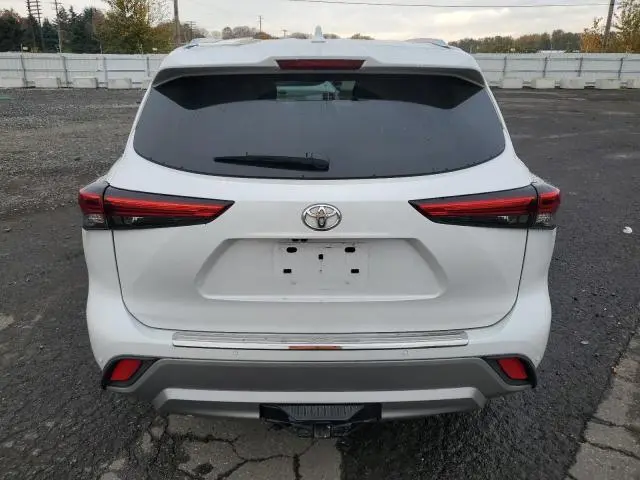2022 TOYOTA HIGHLANDER PLATINUM  
