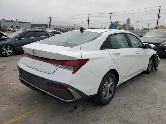 2024 HYUNDAI ELANTRA SE  
