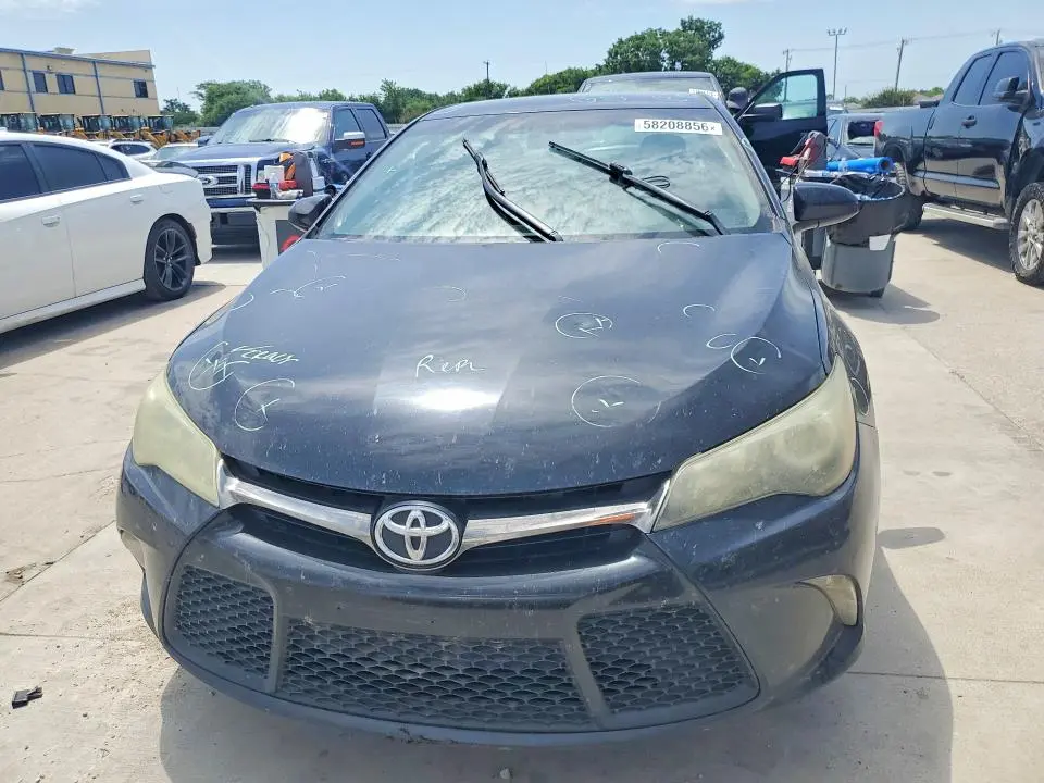 2015 TOYOTA CAMRY SE  
