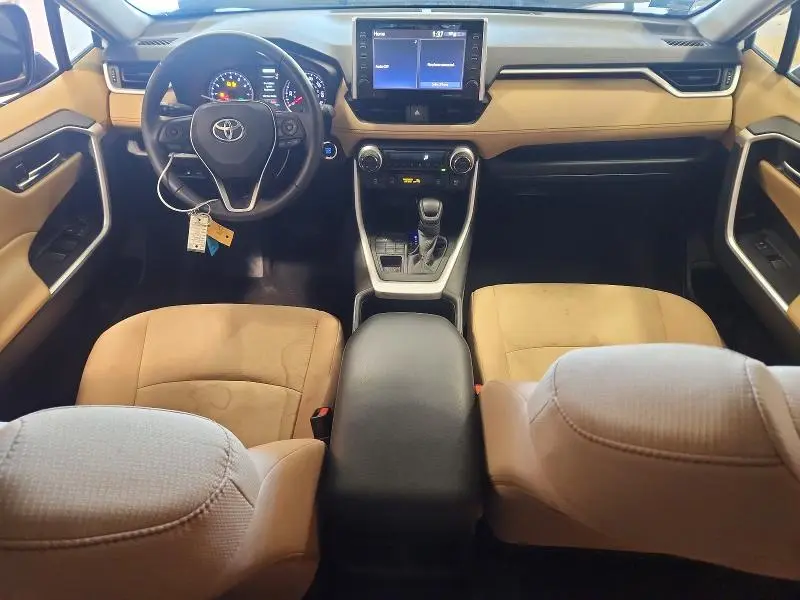 2022 TOYOTA RAV4 XLE  