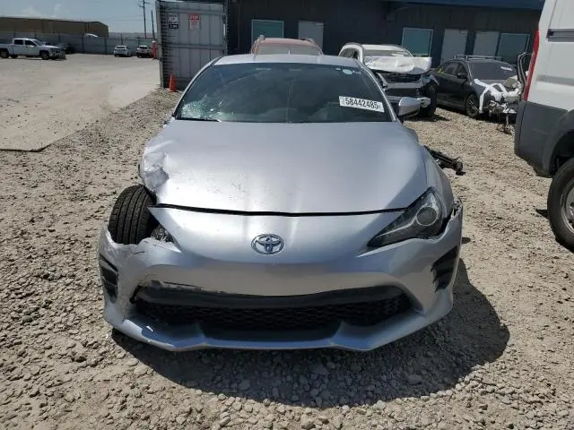 2017 TOYOTA 86 BASE  