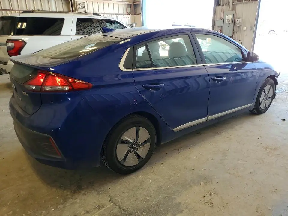 2022 HYUNDAI IONIQ SE  