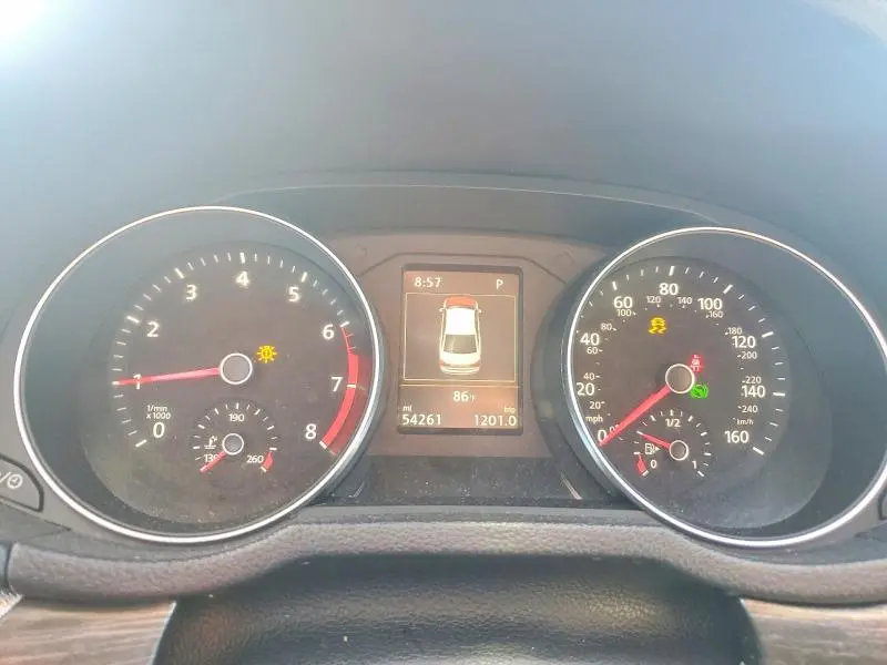 2018 VOLKSWAGEN PASSAT SE  