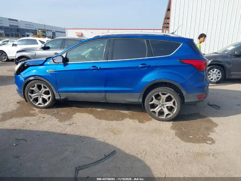 2019 FORD ESCAPE TITANIUM