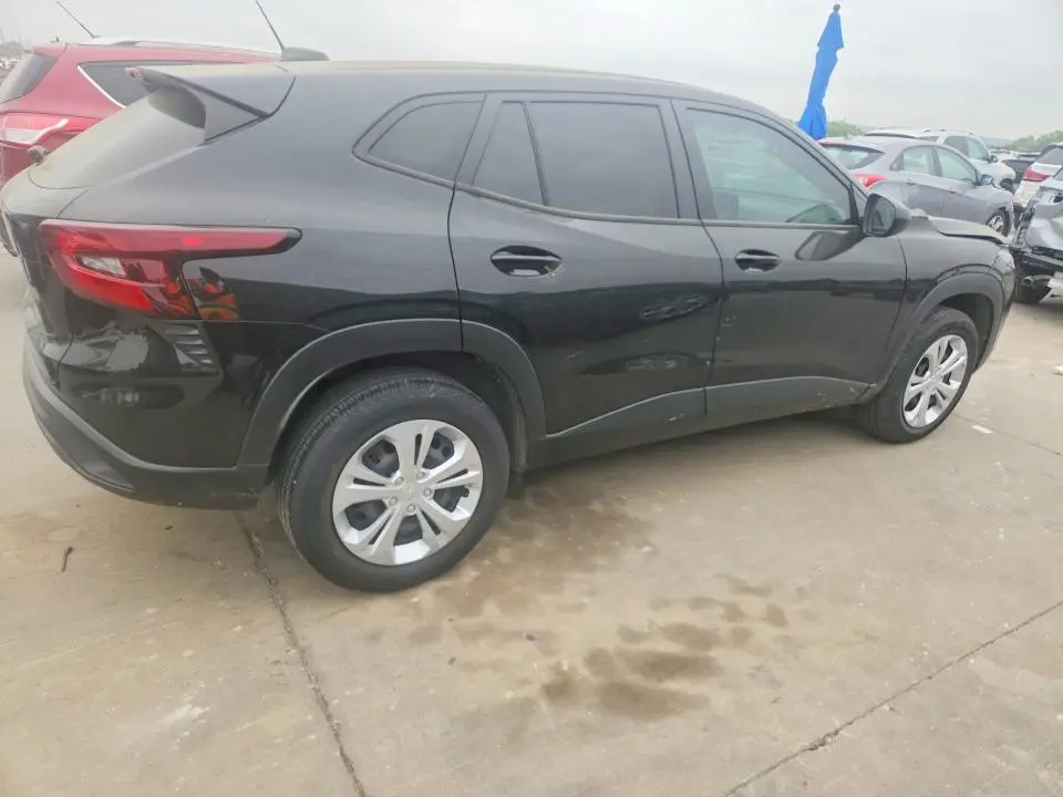 2024 CHEVROLET TRAX LS  