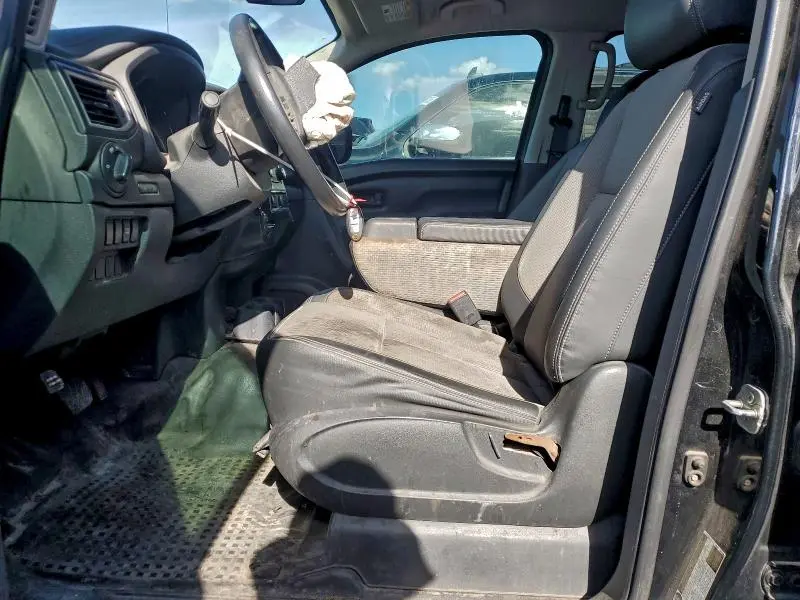 2019 NISSAN TITAN S  
