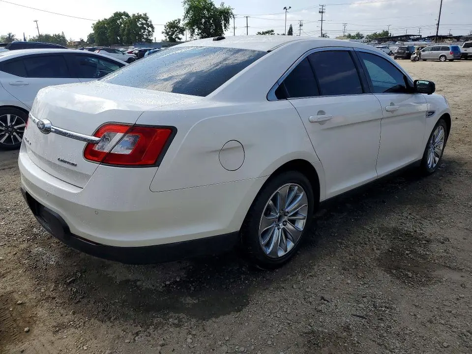 2011 FORD TAURUS LIMITED  