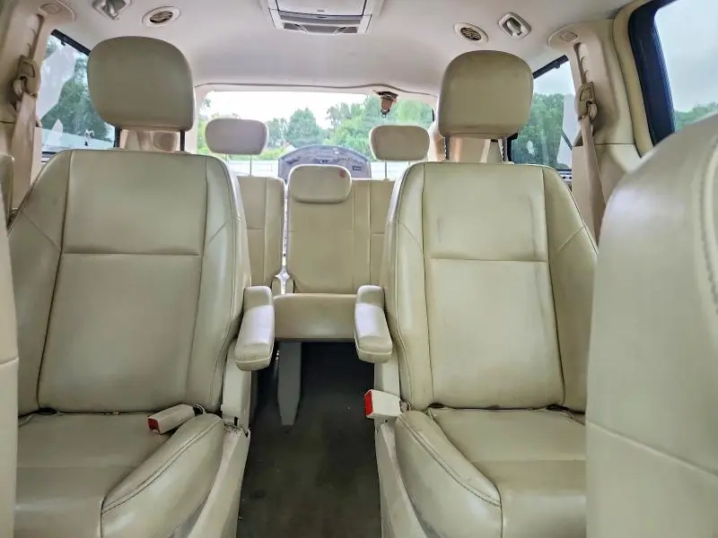 2010 VOLKSWAGEN ROUTAN SE  