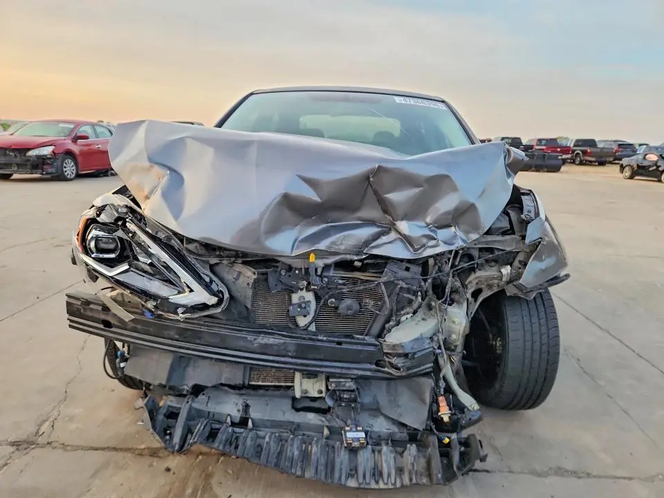 2019 NISSAN SENTRA SR  