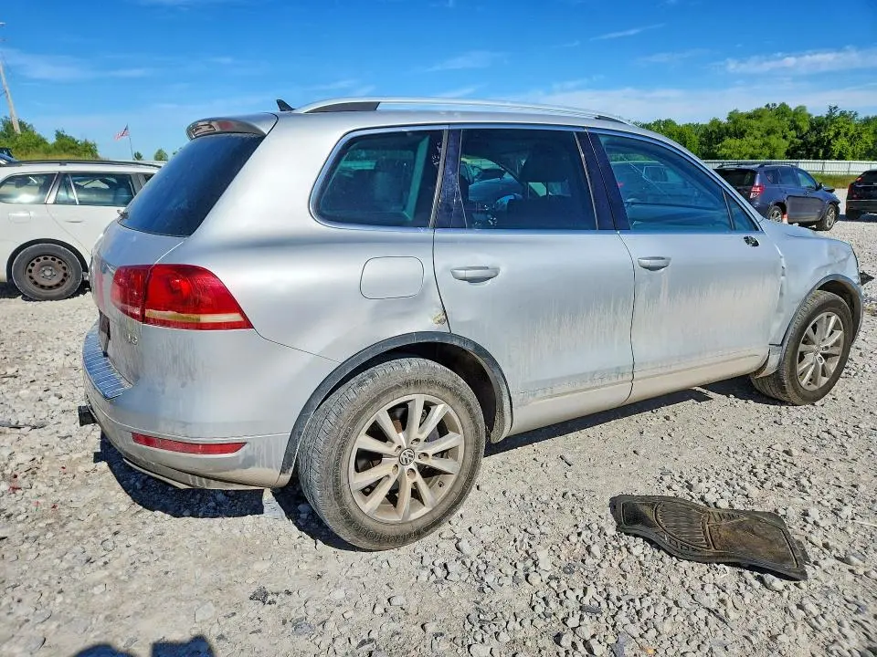 2014 VOLKSWAGEN TOUAREG V6  