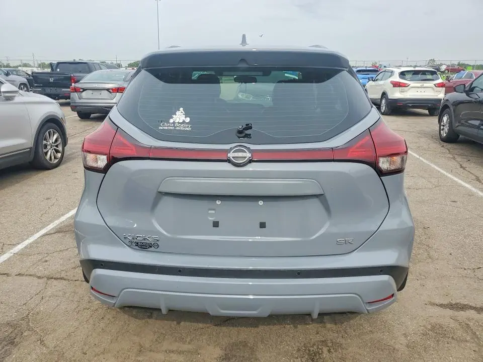 2023 NISSAN KICKS SR  