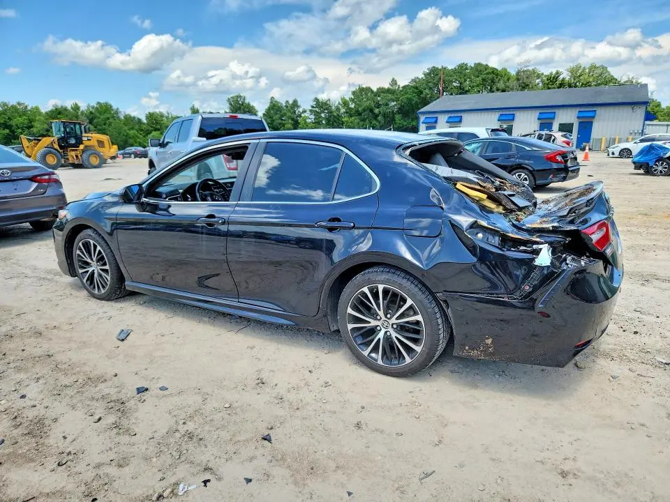 2018 TOYOTA CAMRY SE  