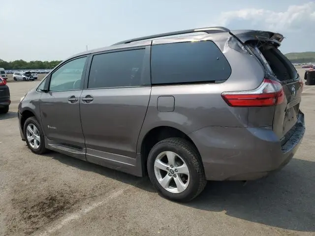 2020 TOYOTA SIENNA LE  